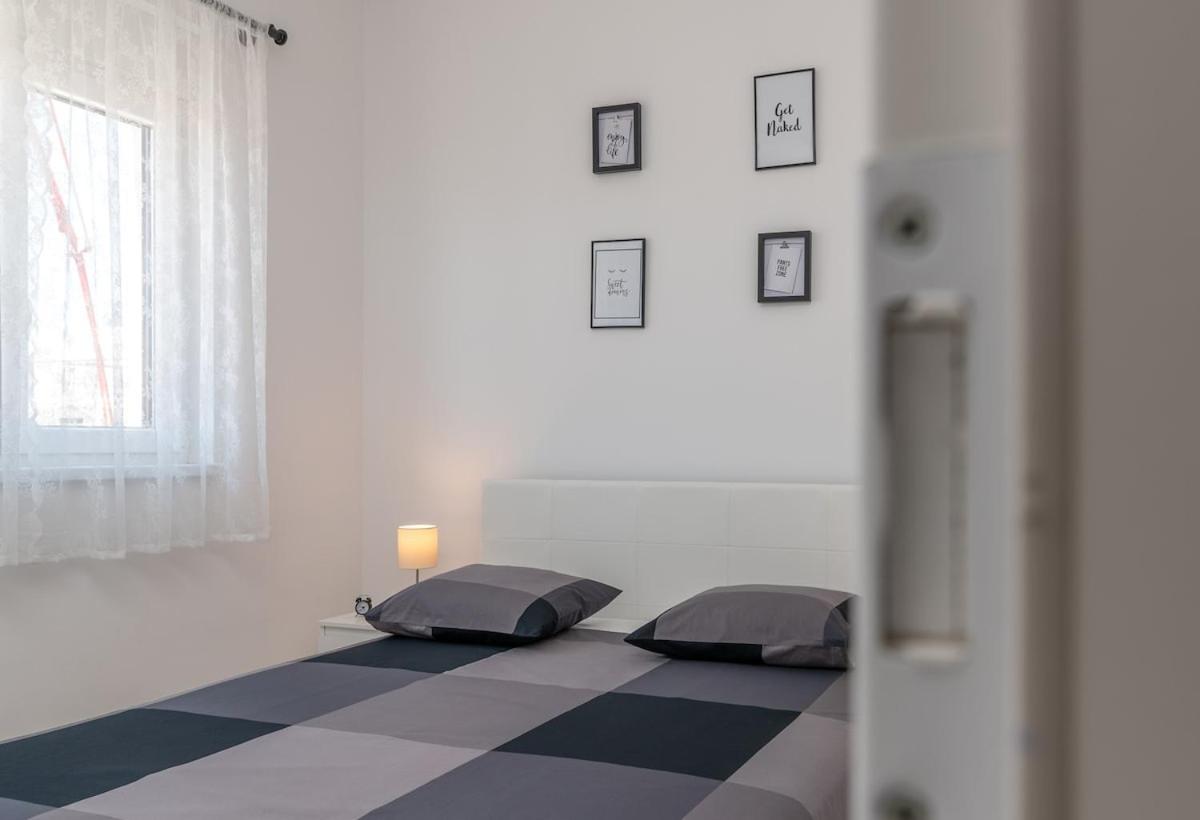 Apartman Spiro Trogir Bagian luar foto